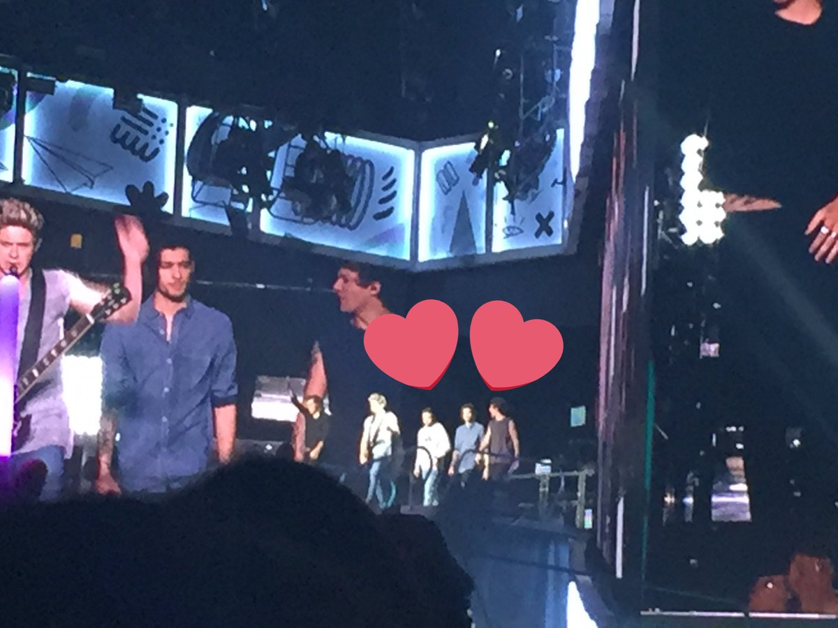 1D_0201_'s tweet photo. 5年前の今日はとても幸せでした
あんなに席遠かったのに、どんどん近くなってるの
だから絶対会えるって信じてる
#OTRAt https://t.co/sd3rY47VE1