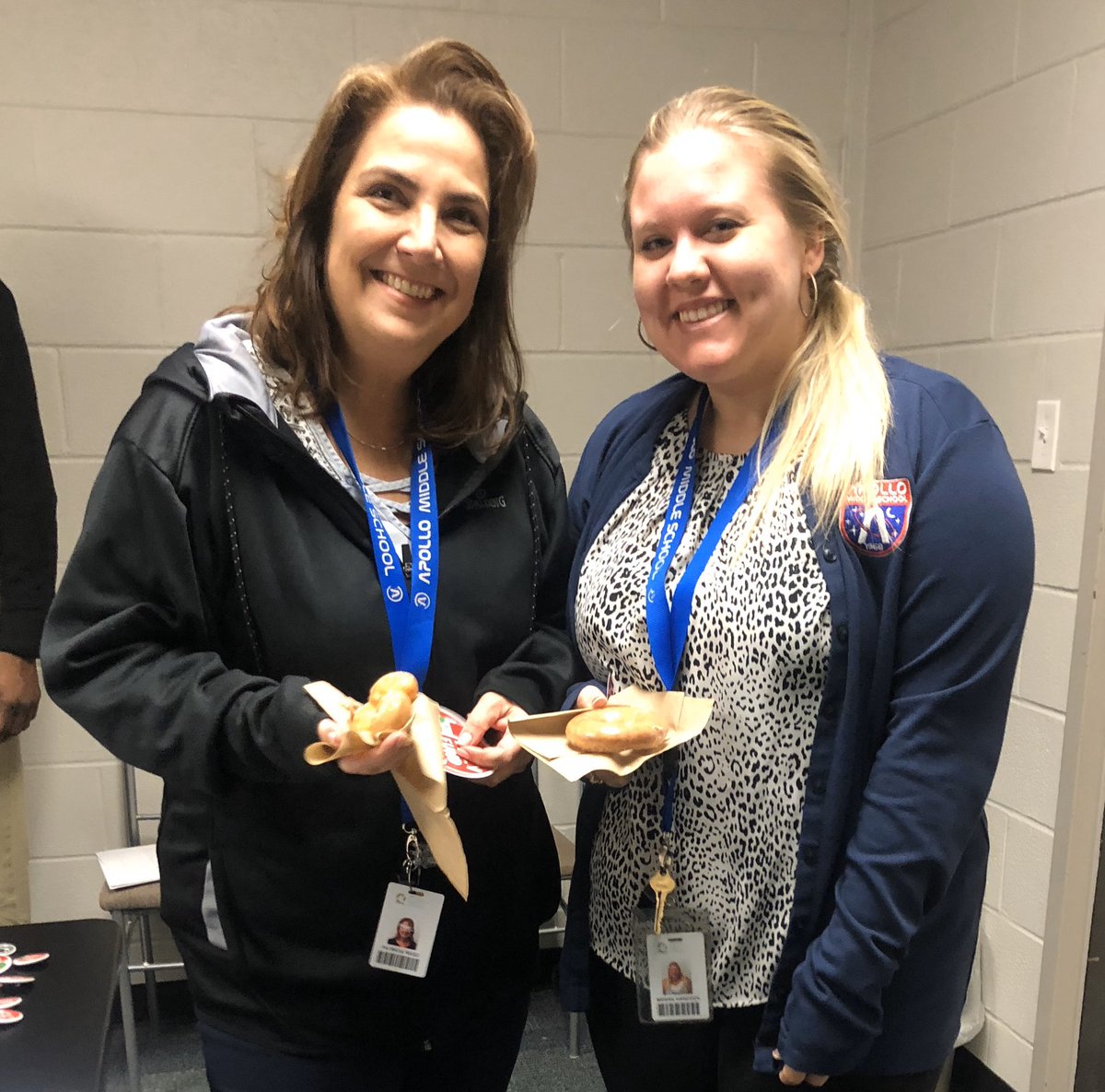 MNEA_'s tweet photo. Thanks Apollo MS for being so welcoming today! And welcome new #MNEA member Apollo teacher Rodney Brown!! 👏

Thanks Paige Babcock for posting the pic. You’re a #NashvilleRed4Ed rockstar! 🌟 

Vote for your fav #Red4Ed pic on our FB page! 

#UnionStrong #FundMNPS #DignityForMNPS https://t.co/uKOoqg9unV