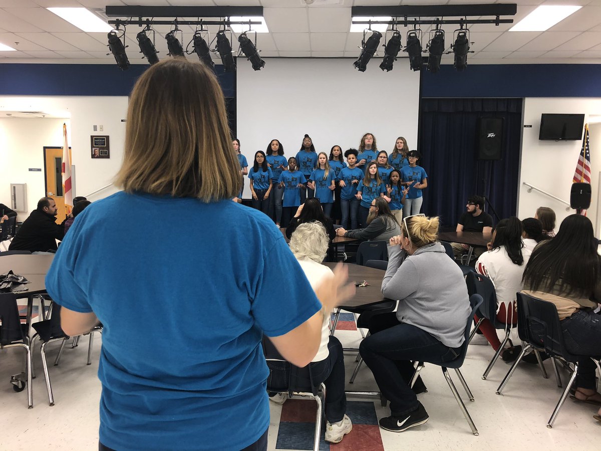 UCFChristin's tweet photo. Such an awesome event tonight celebrating #BlackHistoryMonth at JSA! Showcased student work, listened to a performance by our chorus, and enjoyed African dance while supporting our media center’s book fair. #polkteacherslead #jsarocks https://t.co/kvyEbCToPr