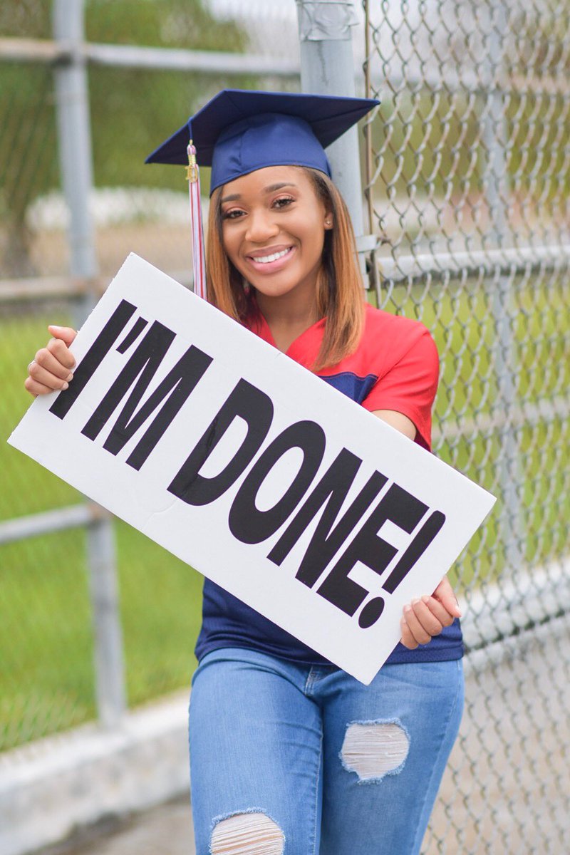 ThatBe_JayBrad's tweet photo. It’s that time of the year again NOW BOOKING ALL Classof2020 Graduation Portraits. Calling ALL Highschool/College Graduates!!! If you know anyone in Classof2020 Tag them or let them know ASAP!!!  #SupportYourPpl #Share #JayBradPhotography #QualityWork #Affordable #QuickTurnAround https://t.co/fDOU0Zzitk
