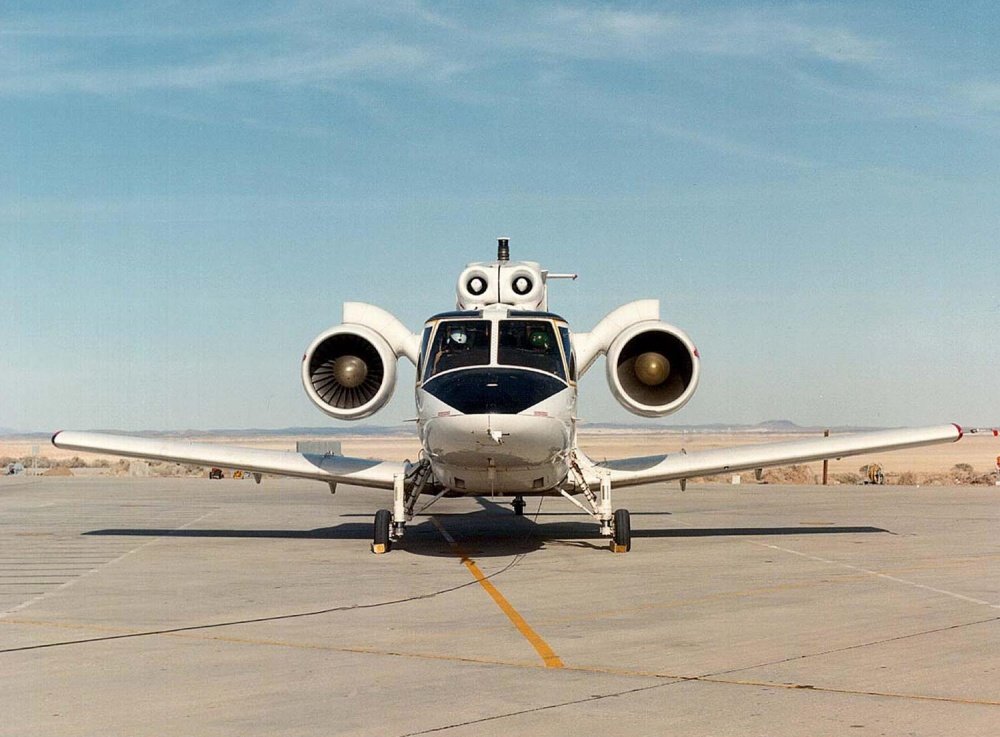 Ninja998998's tweet photo. American Sikorsky S-72 Rotor Systems Research Aircraft (RSRA) helicopter,it can fly without a blade, which is amazing. 😨 https://t.co/aXVU45w7tT