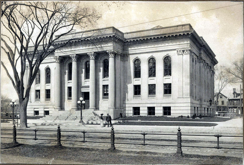 BosBizThomas's tweet photo. Check out this week's Lynn Journal for an exclusive story about a generous donor who left nearly $600K to the Lynn Public Library.
https://t.co/RxAcf2BpTL https://t.co/7kXXsLAjvc