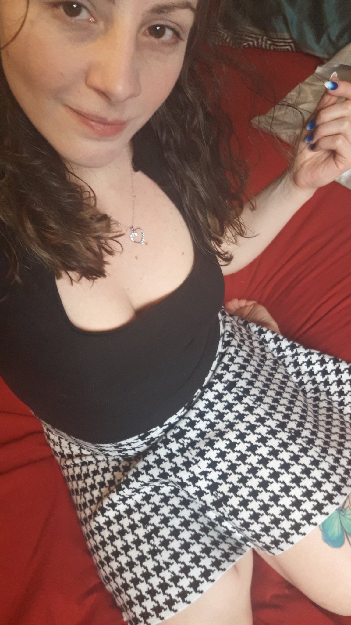 Going live @AllKindsOfWomen @james_betterley @Bangin_Beauties @Bobmarley1781 @chaturbate https://t.co/NNoVb3HFZ2