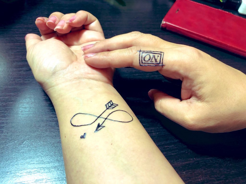 Mim 12 15国際通りopenジャグアタトゥー デコルテの椿 品とセクシーさが共存 Mimdrawing インクボックス T Co B6fiymlpjt Twitter