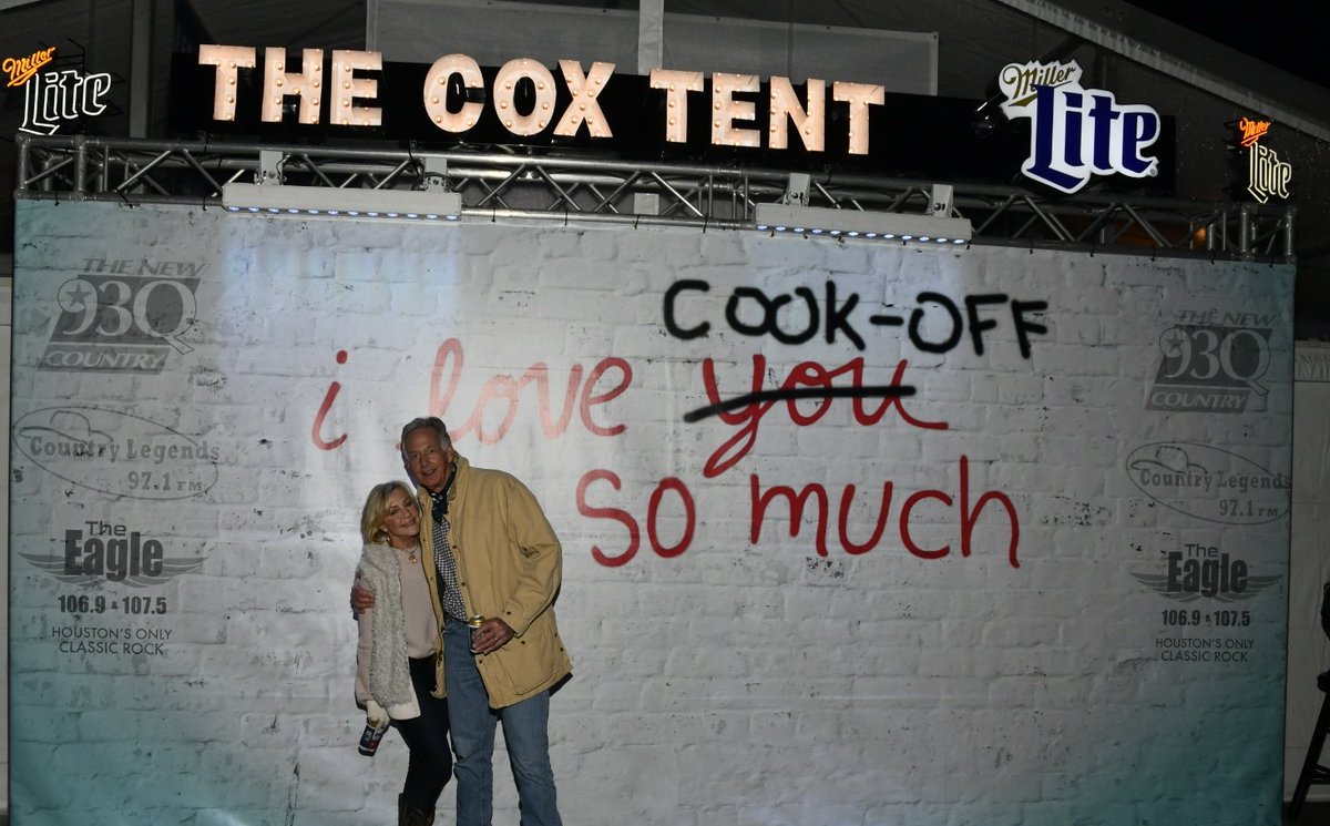 93QCountry's tweet photo. We made a cool picture opportunity outside our @MillerLite CMG #Cookoff2020 tent https://t.co/FHHYHc6wEQ