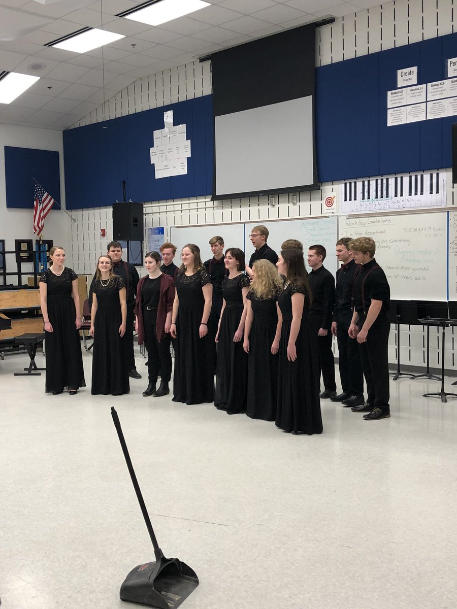 KoMetChoir's tweet photo. Hats off to the musicians and directors from @ByronBears who came to contest @KMKometsHS! Great performances all throughout the night. Special thanks to the students and parent volunteers who helped make the event happen! Only got this one picture. Special guest: the dustpan! https://t.co/WjARt0B9k0