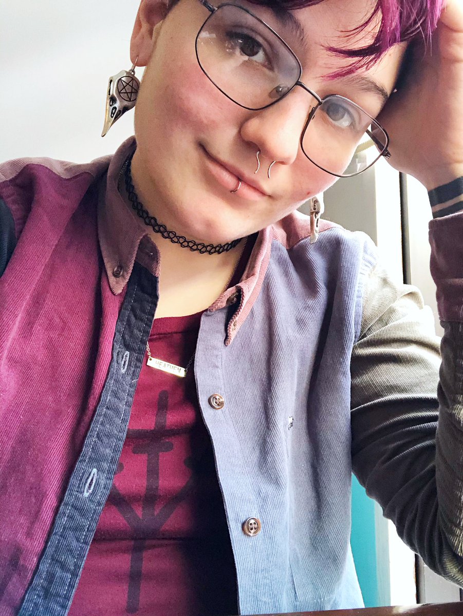 EllwoodVog's tweet photo. shout outs to clothes that make me feel comfortable in my body &amp; people I love who support me https://t.co/J67CK597PF