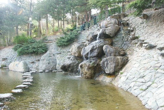 Going to another garden this evening in my Iranian cultural heritage site thread. This time it's Jamshidieh Park, or Jamshidieh Stone Garden. It was created as a private garden during the Pahlavi era and was dedicated to Empress Farah Diba. It became a public park in 1977.