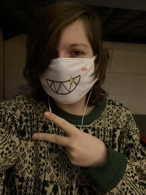 Femboys gon be the only ones to survive the corona virus cus we’re always wearin these shits https://t