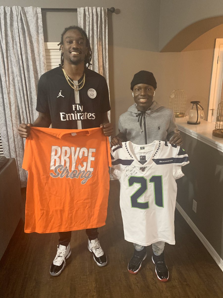 All love big bro🧡<a href="/_Slimm7/">Tre Flowers</a> #Brycestrong
