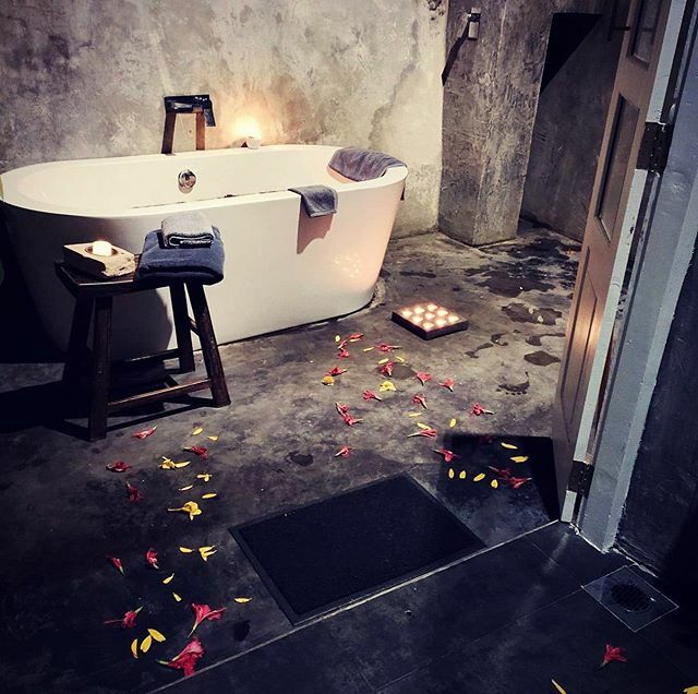 NineProvinces's tweet photo. Setting the scene for a luxurious flower bath for our wonderful guests who asked for something a little special ❤️❤️❤️❤️ https://t.co/VUXAYTZ9Pu https://t.co/tuiB350foW