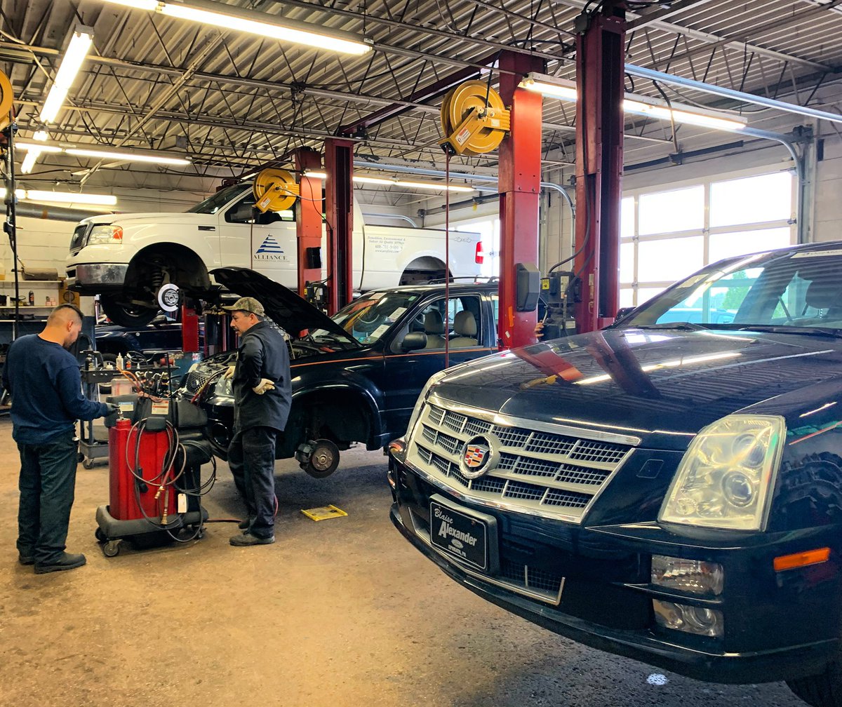 Dareauto's tweet image. Having issues with your vehicle? Request an appointment now - dareauto.com/services/