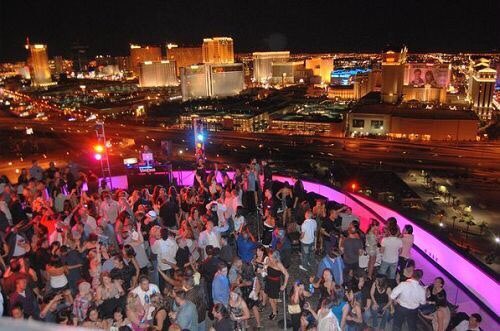 VivaWildSide's tweet photo. 53 stories above the Las Vegas Strip at the fabulous VooDoo Lounge at the Rio. No need to slide under the velvet rope for this one, YOU are on the list! 

https://t.co/eL4cGz5m3D
#lgbtq🌈 https://t.co/WMHl0LZROv