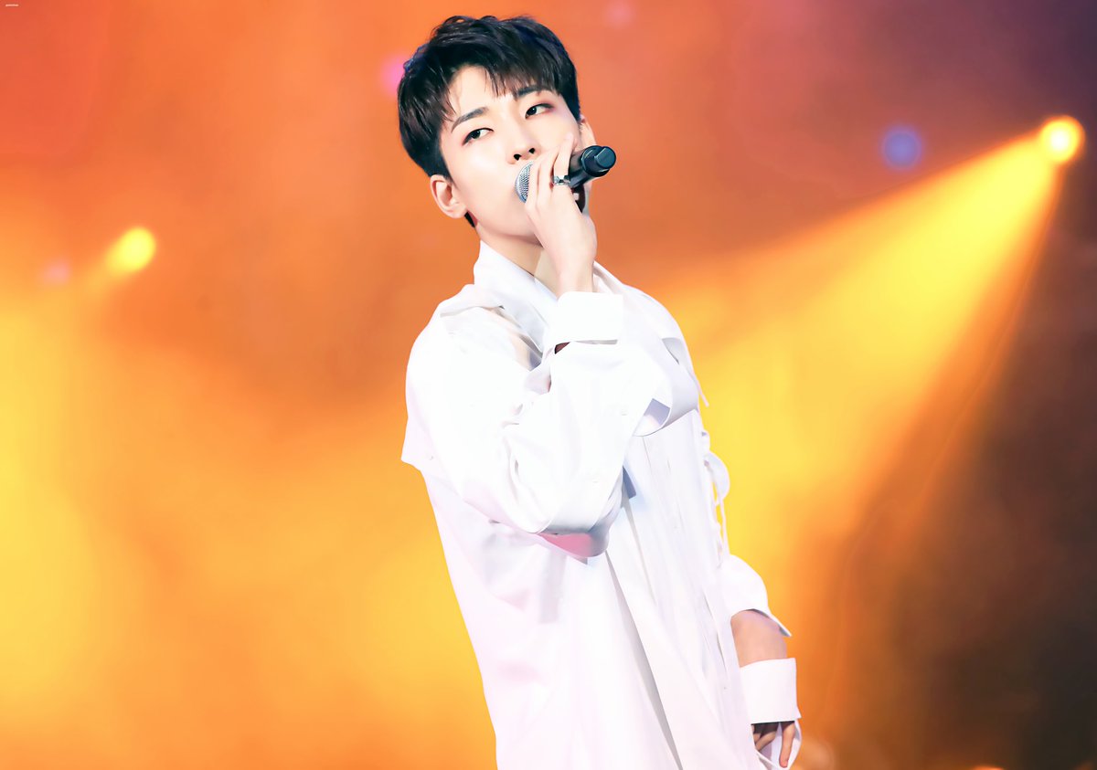 petrichor__ww's tweet photo. 190629 파크콘서트 HQ
보고싶어...

#세븐틴 #seventeen #원우 #wonwoo #ウォヌ https://t.co/auOXIvp57i