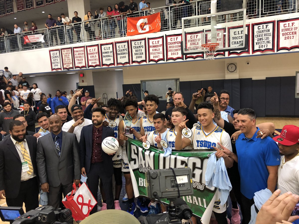 Congrats to the 2020 CIFSDS DIII Boys Basketball Champions San Ysidro  <a href="/SanYsidroHigh/">San Ysidro High</a> 🏆🏀 #cifchamps #CIFSDS #cifchampionships #boysbasketball #basketball