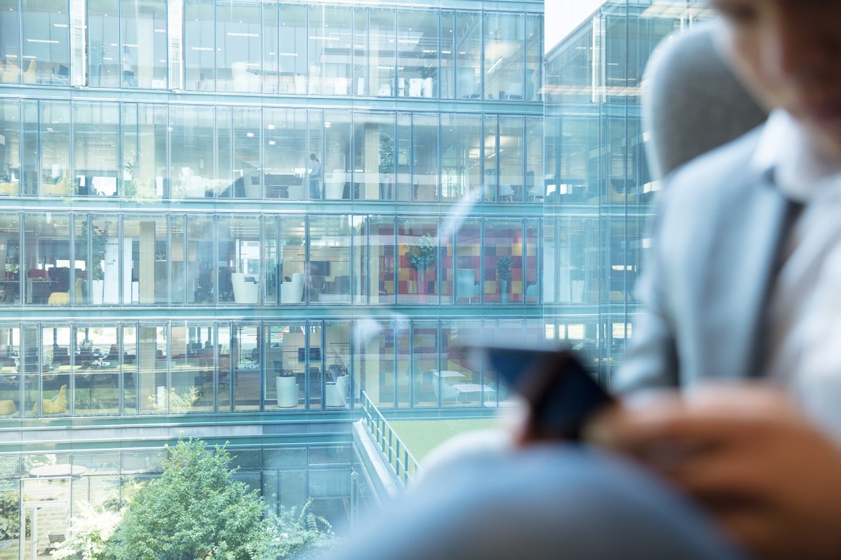 Read our 3 tips on how to successfully approach your workplace strategy and learn how we can help you to implement your workplace strategy - based on <a href="/Leesman_Index/">Leesman</a> research: vecos.com/en/news/flexib…