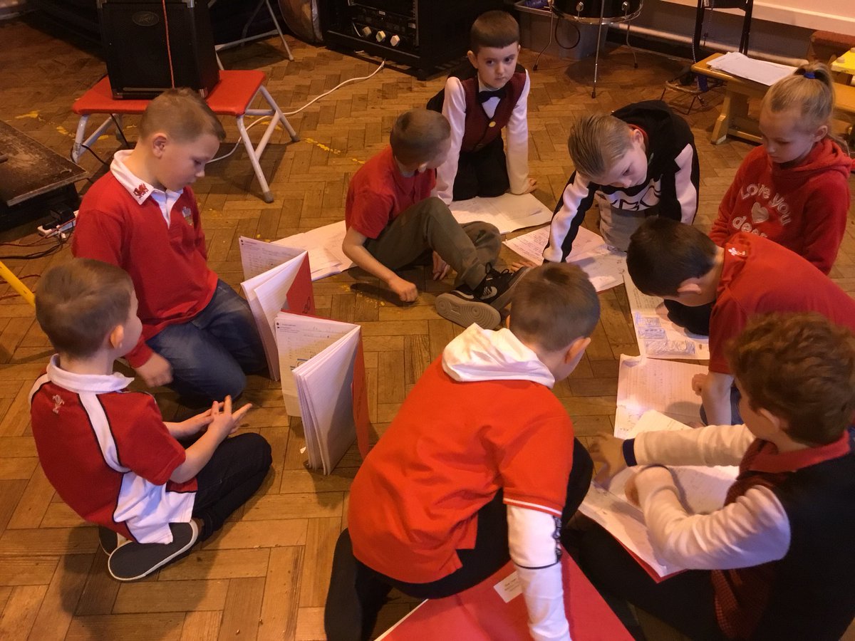 HTPS_Year3's tweet photo. @HTPS_Year2 @3Htps #HTPSCCBRONZE #ACL #HTPSRRS #HTPSEIC #HTPSLLC Year 2 &amp; Year 3 are sharing our Welsh cultural stories and poems. https://t.co/H0azS2uY2m