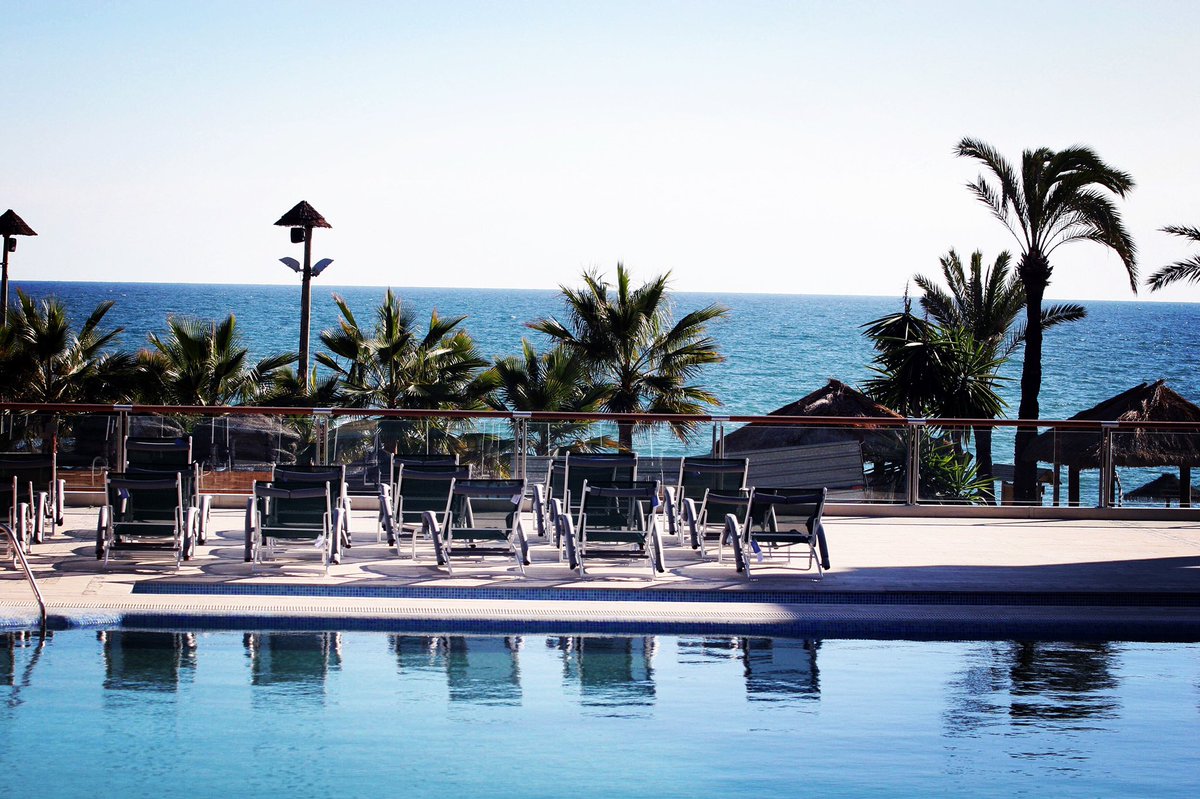 💚🤍💚
¡Feliz Día de Andalucía!
*
Andalucia opens its heart to the world. Enjoy our sun and our happiness!
.
.
#diadeandalucia #sun #happiness #granhotelguadalpinbanus #marbella #andalucia