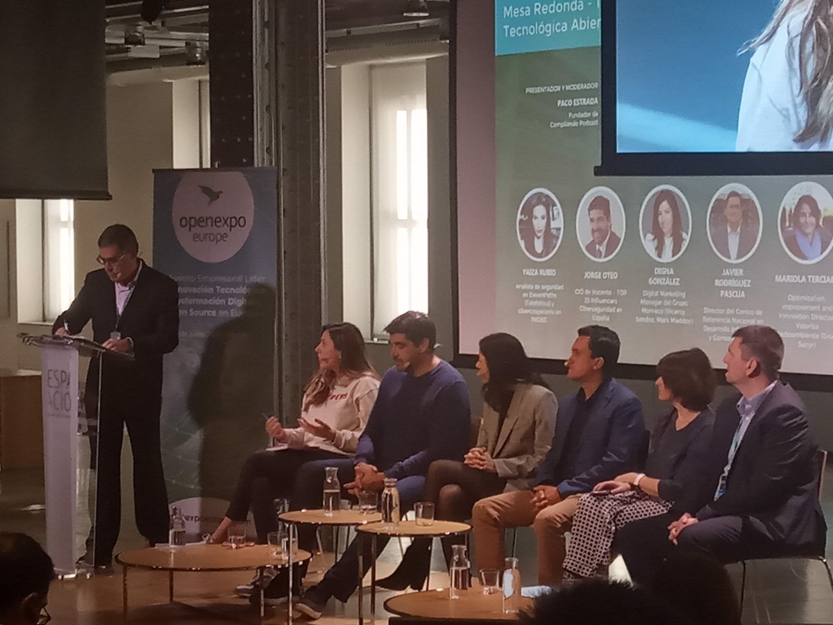 Javiercn8's tweet photo. Mesa redonda con ponentes de nivel en la presentación del #Ebook sobre #Tendencias 2020 de @OpenExpoEurope, en @EspacioFTef, con @yrubiosec, @joteo, @jrodpas, @philippelardy, Mariola Terciado y Digna González. #OpenSource  #OpenExpo2020 #AI #ML #Blockchain #Innovation #Startups https://t.co/1CO0ajU8q8