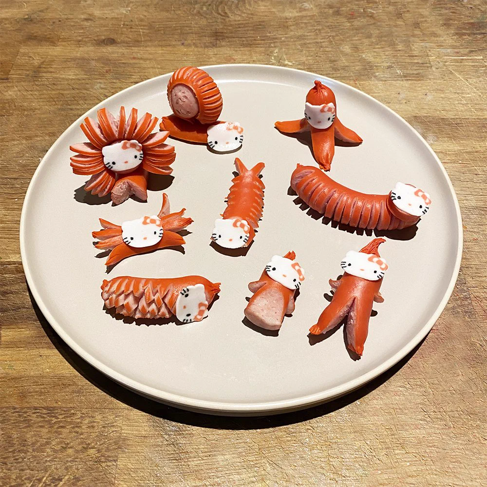 キティちゃんの顔をしたタコ！？食用フレーク『キャラフル』とウインナーをコラボさせてみた！