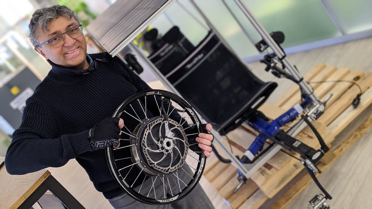 Big maintenance/update by @FakrouCoach this morning on the solar connected bike for the <a href="/TheSunTrip/">The Sun Trip</a> 2020.