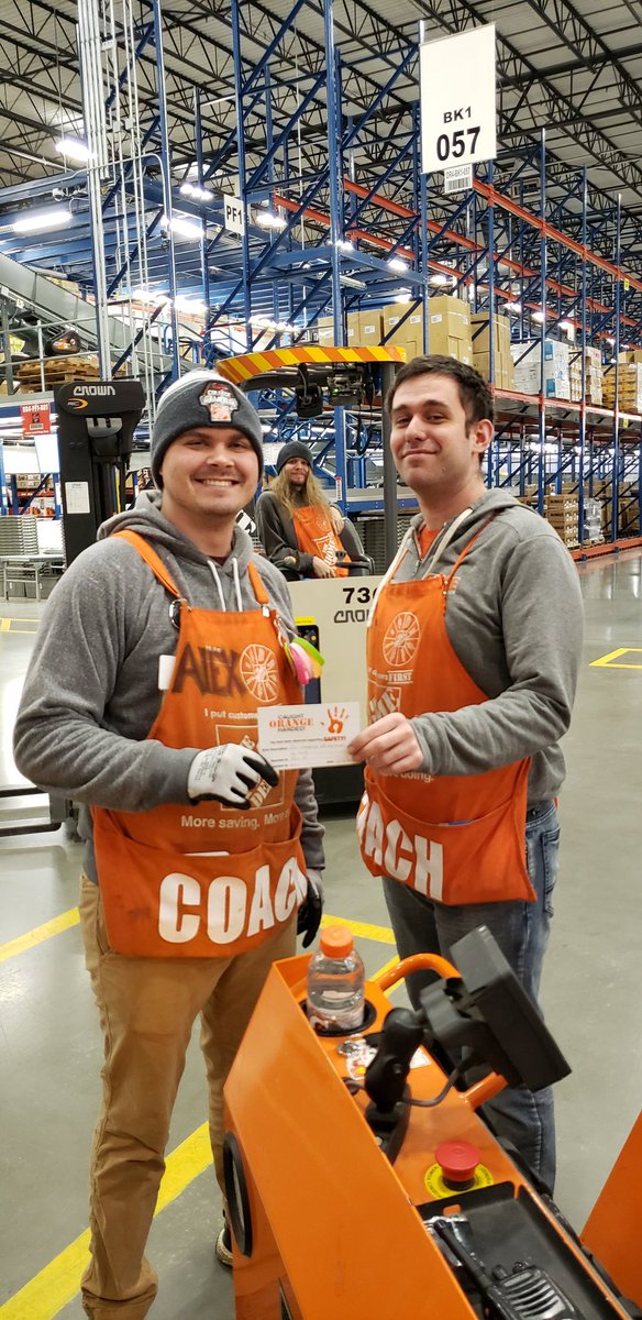 DhaynesHd's tweet photo. It's cold outside but we're still crushing safety on Key 4!! #troyafterdark #caughtorangehanded @TroyDFC6707 @6707Ap @jeffstrayer @Renee_W_6707 @HandlyTrisha https://t.co/3glhAwH7Gs