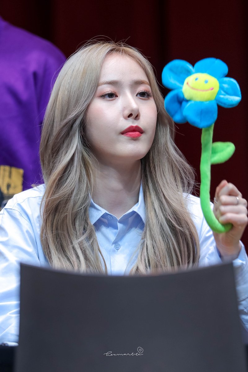 hexmarble's tweet photo. 200208 목동 팬사인회
🌸🌸
@GFRDofficial
#GFRIEND #여자친구 #ヨジャチング
#SinB #신비 https://t.co/TBiMD677hS