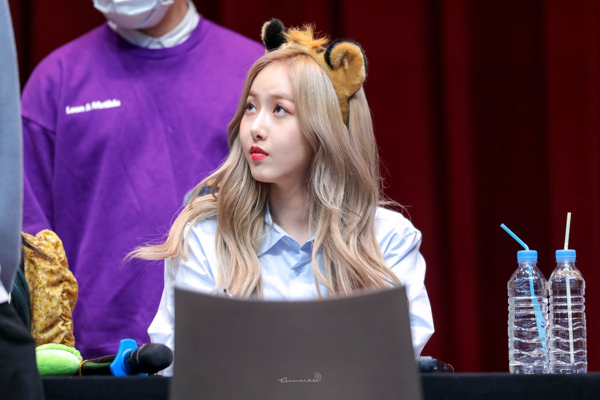 hexmarble's tweet photo. 200208 목동 팬사인회
🌸🌸
@GFRDofficial
#GFRIEND #여자친구 #ヨジャチング
#SinB #신비 https://t.co/TBiMD677hS