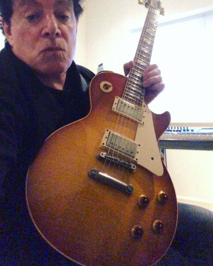 Neal. Schon cumple 66 años hoy, el mismo día que cumples años Tú!!! Happy Birthday!!!   