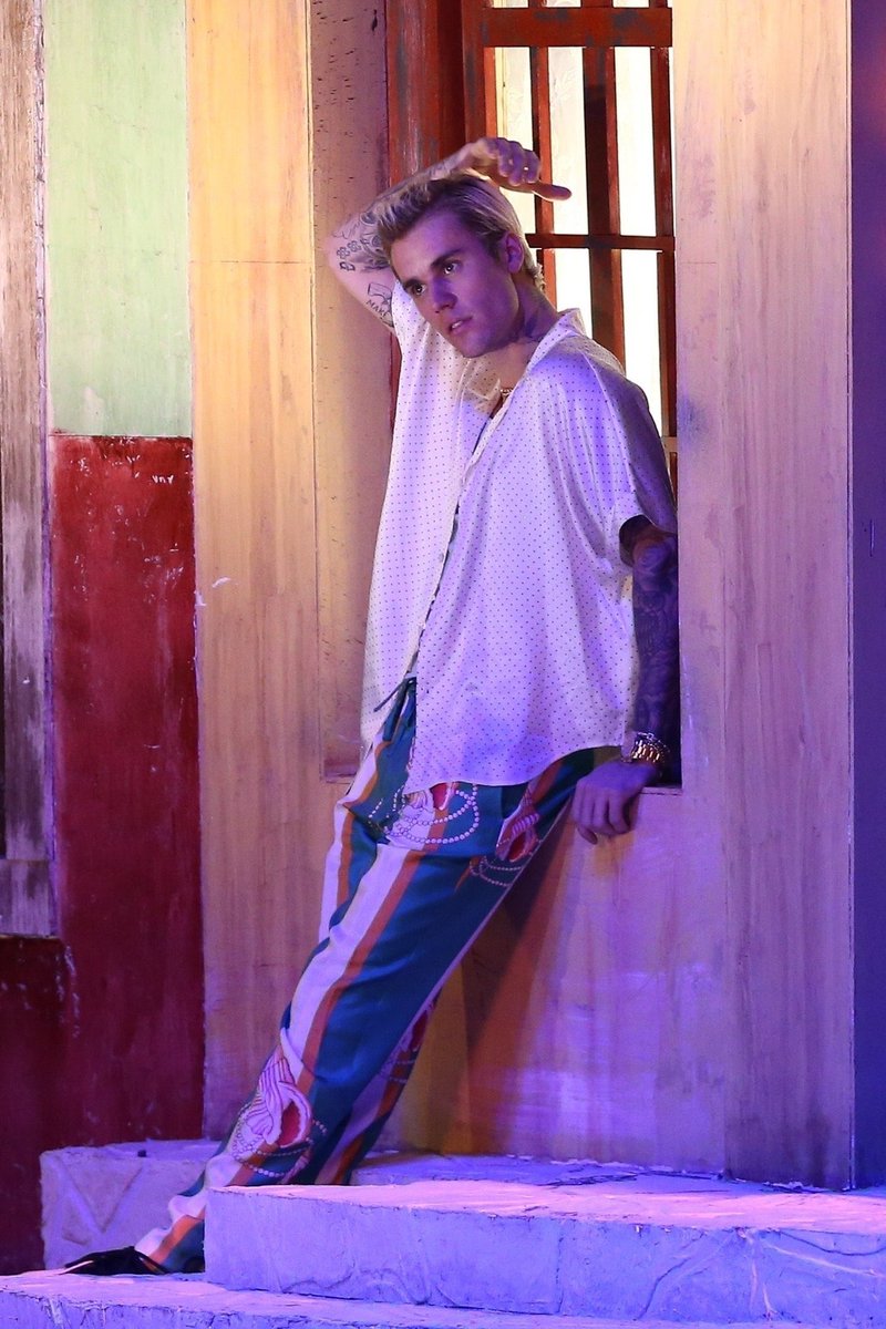 beliebinteam's tweet photo. there’s literally no reason for justin bieber to be this fine https://t.co/gWFFmAYaWl