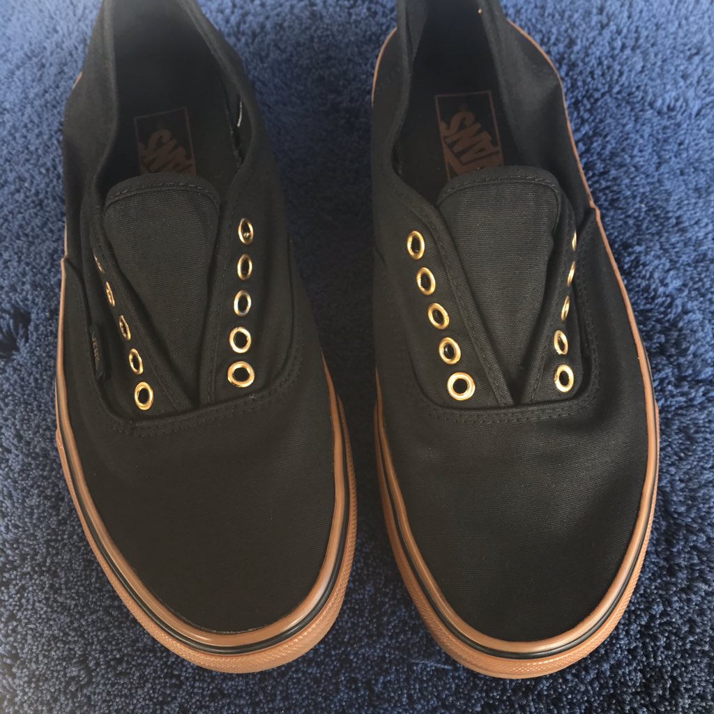 shoecleanerprm's tweet photo. Shoe cleaning and color restoration for @ernestnyd
Before & After ——>
#expertcleaning
#ColorRestoration https://t.co/i2DMZhV0Zr