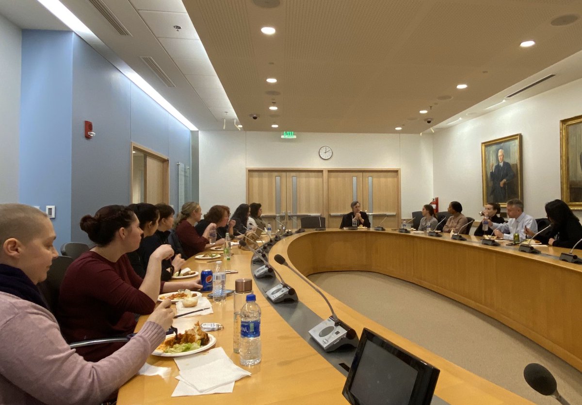 _The_Kate_D's tweet photo. A room full of parents, friends &amp; staff @BostonChildrens passionate about #healthcare #innovation! @LauraWoodRN , CNO lead a dynamic discussion about our recent #CLABSI mini #hackathon &amp; the power of the innovators mindset! https://t.co/sM9nV2yam2