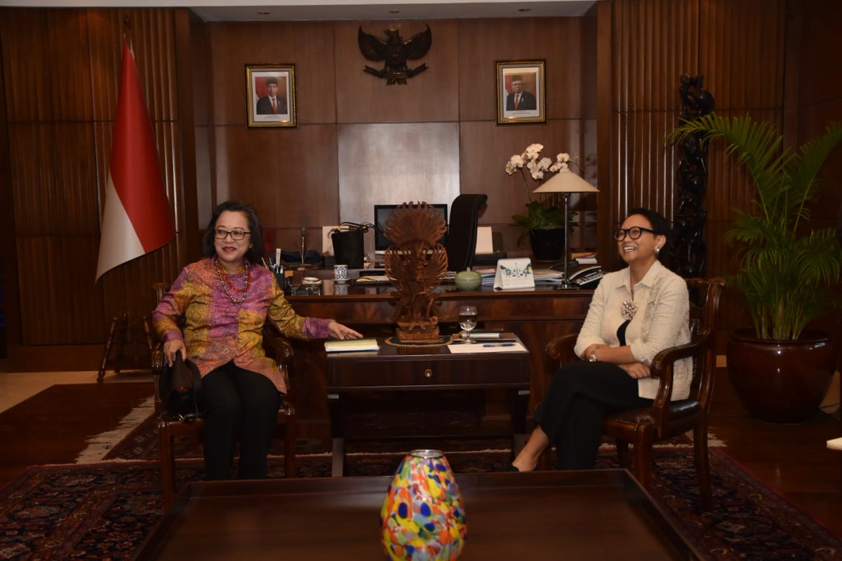 Honoured to be as RC a.i. with USG UNESCAP Executive Secretary & delegation to meet 🇮🇩Minister of Foreign Affairs.  More international dvpt cooperation is needed to achieve #SDGs. 🇺🇳 @UNinIndonesia  & 🇮🇩 contribute through support to #SouthSouth and #innovativefinance for SDGs.