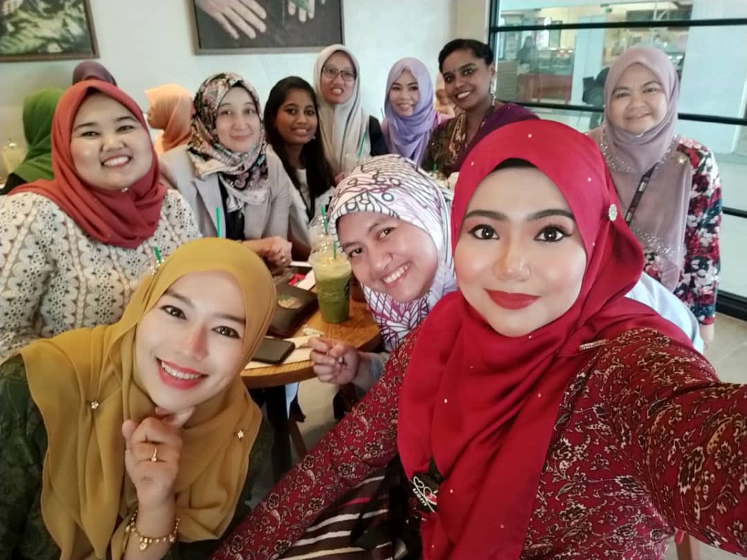 sitiamzidalina's tweet photo. Lunch @ Starbucks @MSUmalaysia ♥️♥️♥️🍰☕️
#go2msu
#msucedec https://t.co/L9r2P5Ln5b