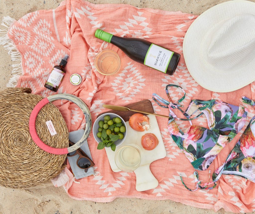 warwickwine's tweet photo. OUR FINAL #Sipsummer with Warwick WINNER is... Monique Leendertz-lang! Congratulations Monique! ๐๐ท๐ฅณ
And thank you to everyone who entered and played along!
Monique, your summer gift hamper from some of your favourite brands is on its way to you. https://t.co/u6cGpiOKUw