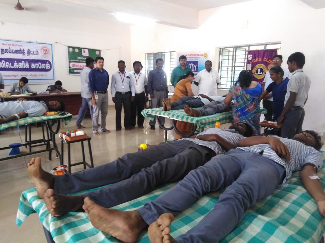NSSChennai's tweet photo. @NSSChennai, Volunteers of Bhavani Polytechnic College organized a Blood Donation Camp and donated blood to Blood bank of Erode Govt. Hospital.

@RijijuOffice l @RijijuOffice l @PMOIndia l @_NSSIndia l @YASMinistry https://t.co/Wbs1sCFVvC