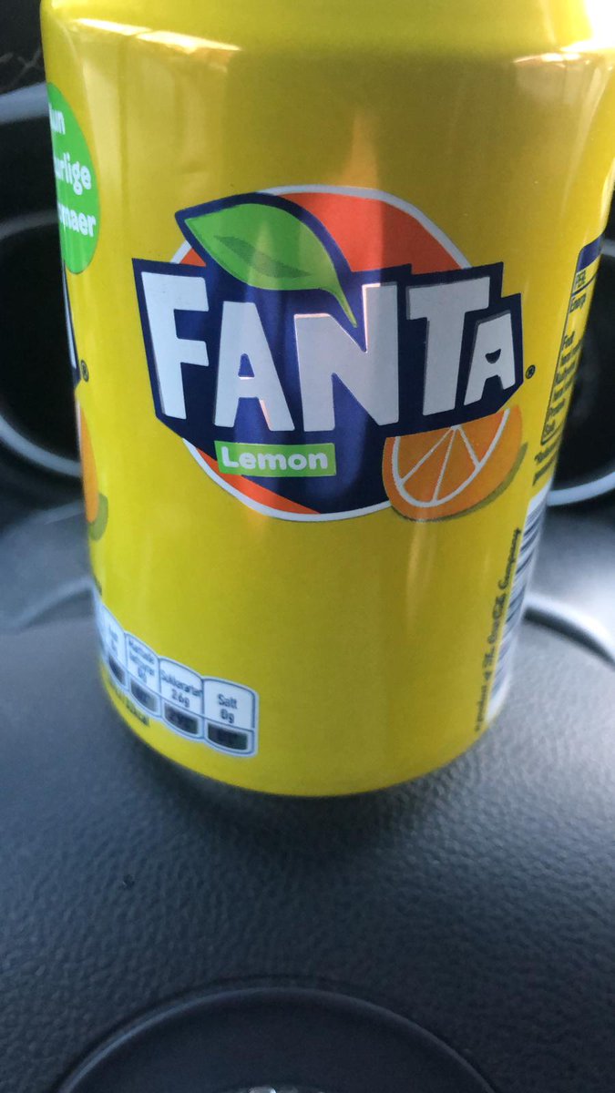 neonox_twitch's tweet photo. #5 Fanta Lemon: Auf den ersten Blick erfrischender Lemon/Citrus-Geschmack aber dann kommt hintenraus die Süße, die dann doch recht dominant den Geschmack beeinträchtigt. Etwas mehr sauer oder prickelnd hätte hier gut getan. 
6/10 Früchtchen
#fanta #fanten #tasting #fantalemon https://t.co/g5rSplAf3L