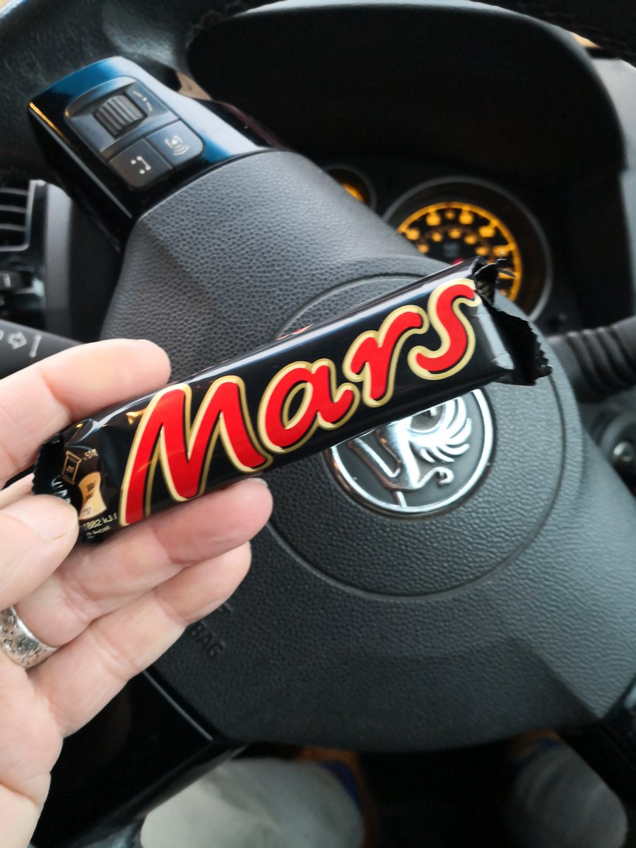 AntiqueFletcher's tweet image. A free Mars bar with my #ShellGo+ loyalty card. Woohoo! #winningatlife @Shell_UKLtd