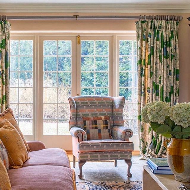 And it’s a wrap! 💫 Thank you to everyone who came to our pop up and thank you <a href="/kellingdesigns/">Kelling Designs</a> for having us in your beautiful showroom. After a very busy week we’re dreaming of putting our feet up this weekend. However the chance of actual relaxation… ift.tt/2TmHTG7