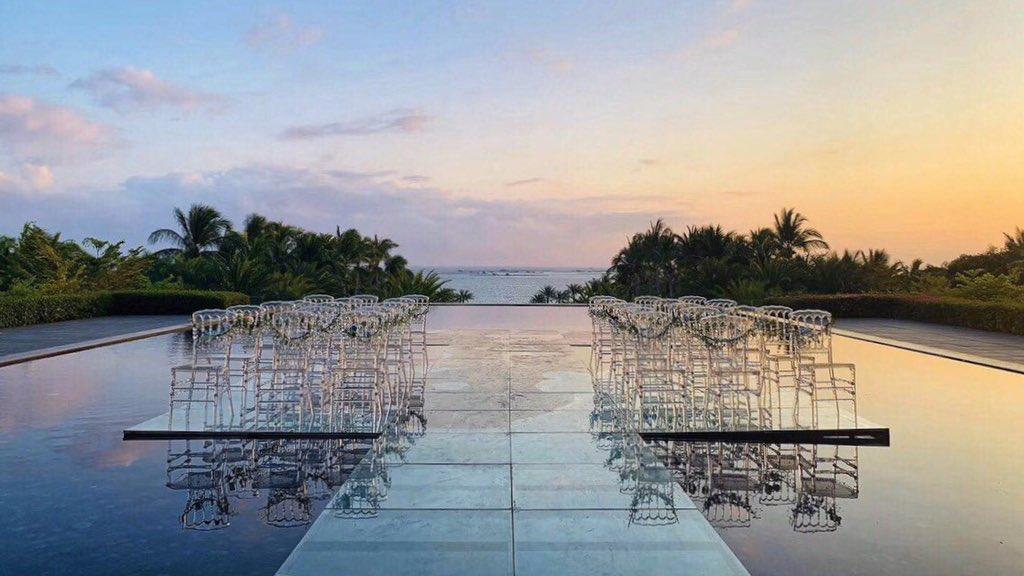 HwebMedia's tweet photo. The #Westin Blue Bay #Resort
🤍 Sanya
#Minimalist modernist design style hotel. When you entering the lobby, you will see the scenery of the front line of the sea and sky. 👛The refreshing breath brings you to switch to #vacation mode in an instant.🌌 https://t.co/b1HeMh2hlb