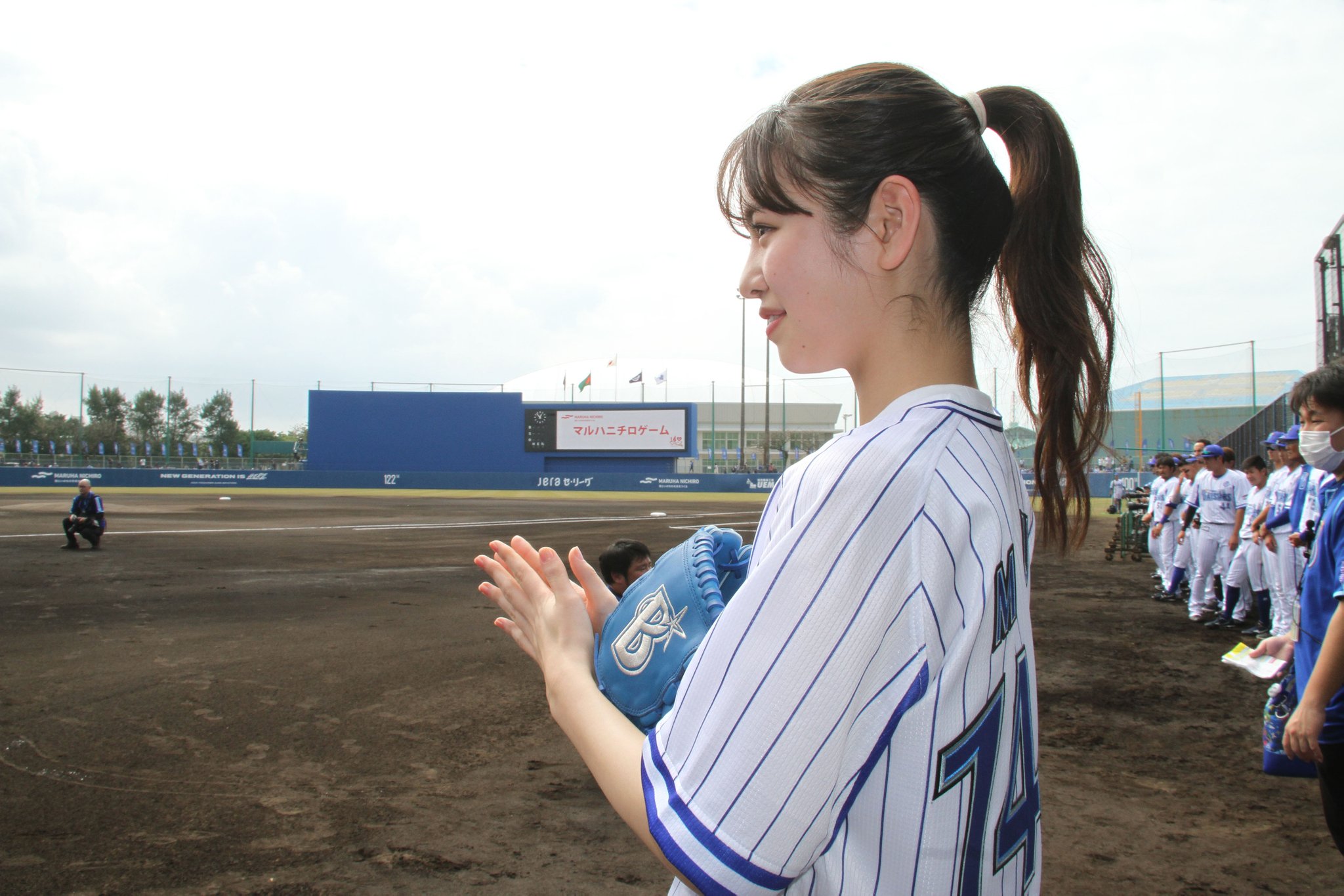 マルハニチロキャンペーン 横田さん とつげき中 なんと オープン戦マルハニチロゲームの 始球式を務める横田さん ユニフォームと青いグローブがお似合いで 気合の入った表情を見せております 横浜denaベイスターズ 横田真悠 マルハニチロキャンペーン 横田さん とつげき中 なんと オープン戦マルハニチロゲームの 始球式を務める横田さん ユニフォームと青いグローブがお似合いで 気合の入った表情を見せております 横浜denaベイスターズ 横田真悠