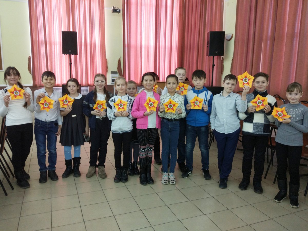 dogadinka's tweet photo. Научные сотрудники побывали в Нариманове и провели для детей мероприятие «Годы мужества и славы», посвящённое 75-ой годовщине Великой Победы https://t.co/4GR2I8Cnxb https://t.co/ZmTHJMStip