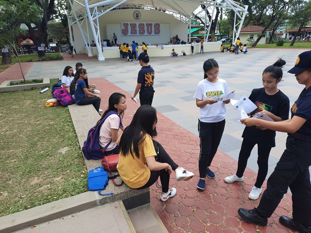 nepclo's tweet photo. On February 28,2020, at abt 2:00PM, NEPCLO personnel distributed IEC materials re: Crime Scene Preservation and Awareness to the students of NEHS, Cabanatuan City, Nueva Ecija. A short discussion was also conducted regarding the PNP Crime Laboratory mandates and functions. https://t.co/9RmLJ9Qz09