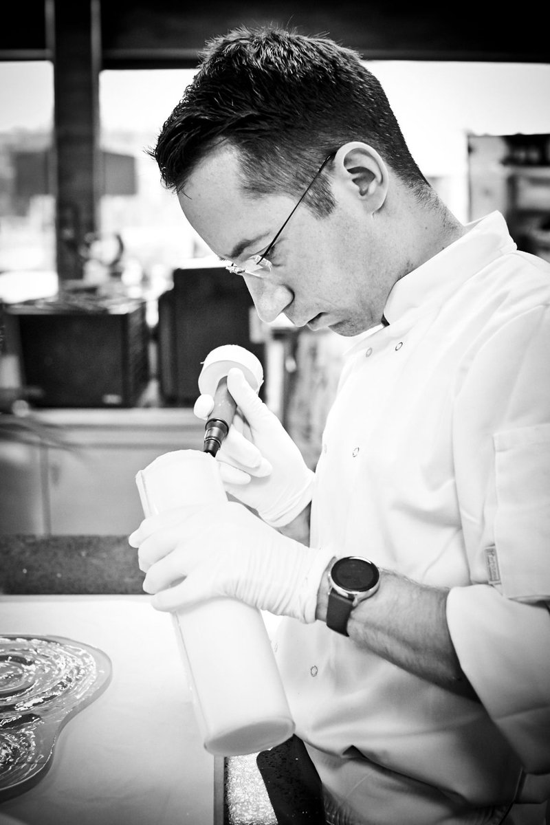 PastryTeamUK's tweet photo. Our amazing sugar candidate Nicolas Houchet

Sponsors: @valrhonauk #capfruit @RitterCourivaud @TateLyleSugars @ClassicFineFood @THETASTELAB_UK @SasaDemarle 
@kenwoodworld @IsignySteMere https://t.co/DlA7Szk0DL