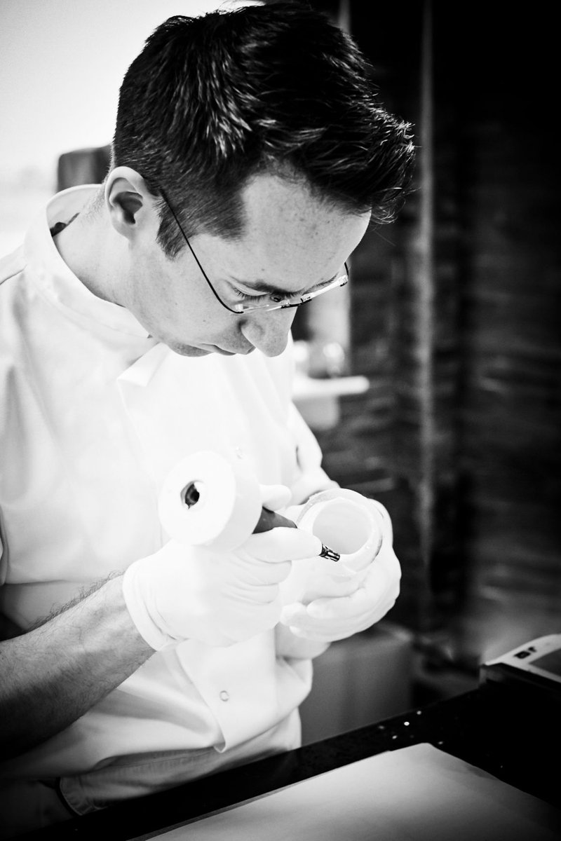 PastryTeamUK's tweet photo. Our amazing sugar candidate Nicolas Houchet

Sponsors: @valrhonauk #capfruit @RitterCourivaud @TateLyleSugars @ClassicFineFood @THETASTELAB_UK @SasaDemarle 
@kenwoodworld @IsignySteMere https://t.co/DlA7Szk0DL