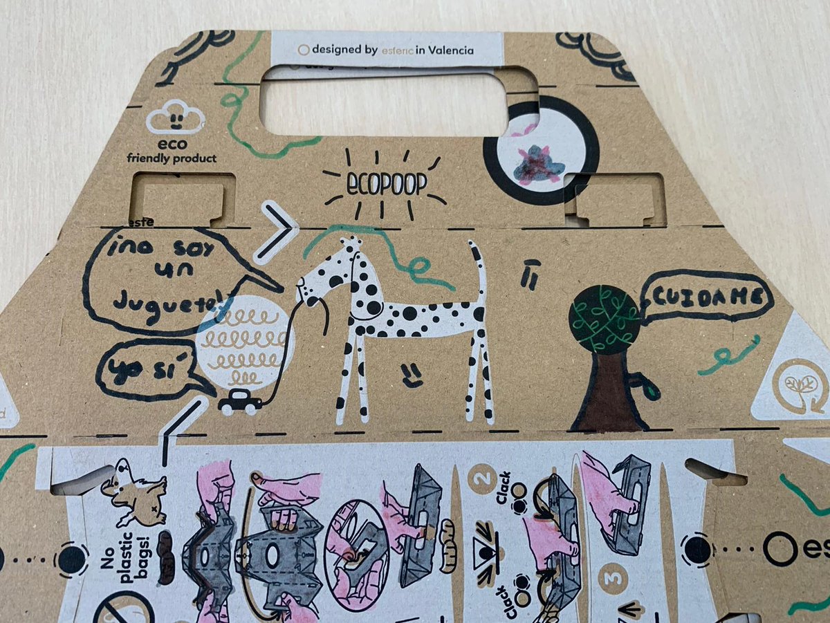 esferic's tweet photo. #Ecopoop es un recogedor ecológico de 💩de 🐕 que usamos en nuestras campañas de sensibilización en coles.  Con dibujos que realizan los 👦👧🏽, tratamos de crear un mayor impacto en grandes y pequeños para fomentar la recogida de #cacas de #perro en las vías públicas. #Esferic https://t.co/sD1JZaiZrq