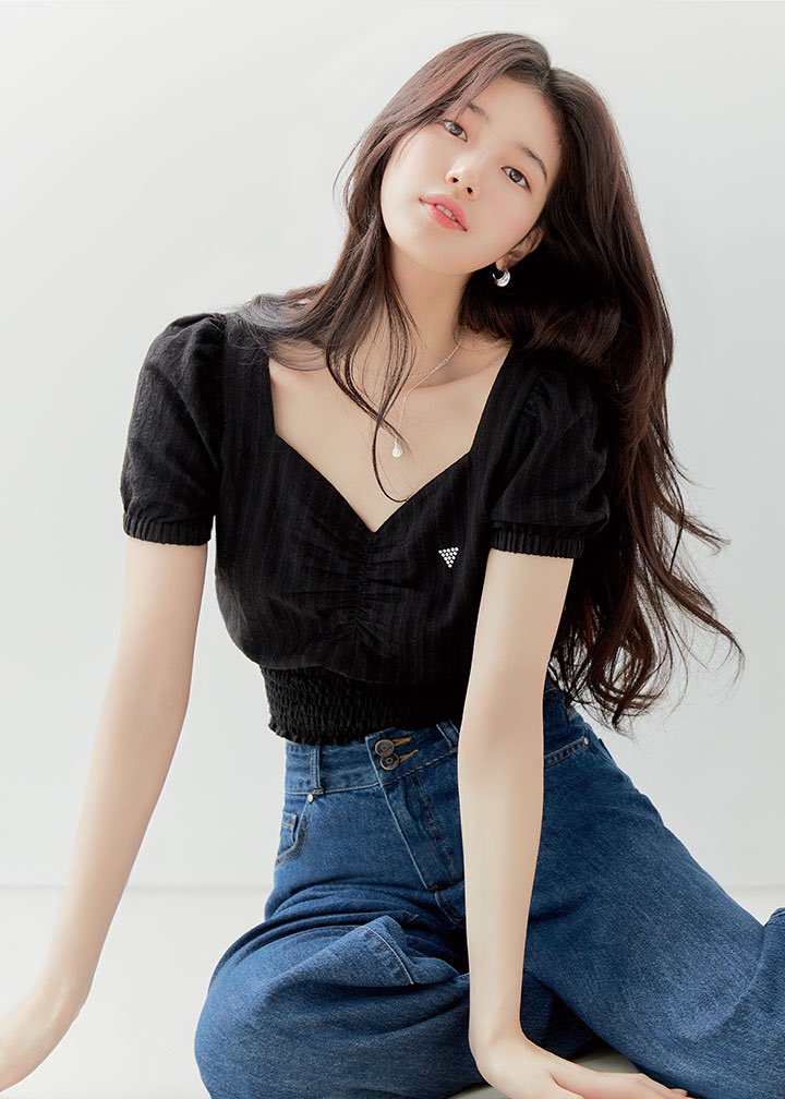 🐰 suzy pics🍑 on Twitter: "#SUZY x GUESS. March Issue '20. she makes the simplest outfits look gorgeous.… "