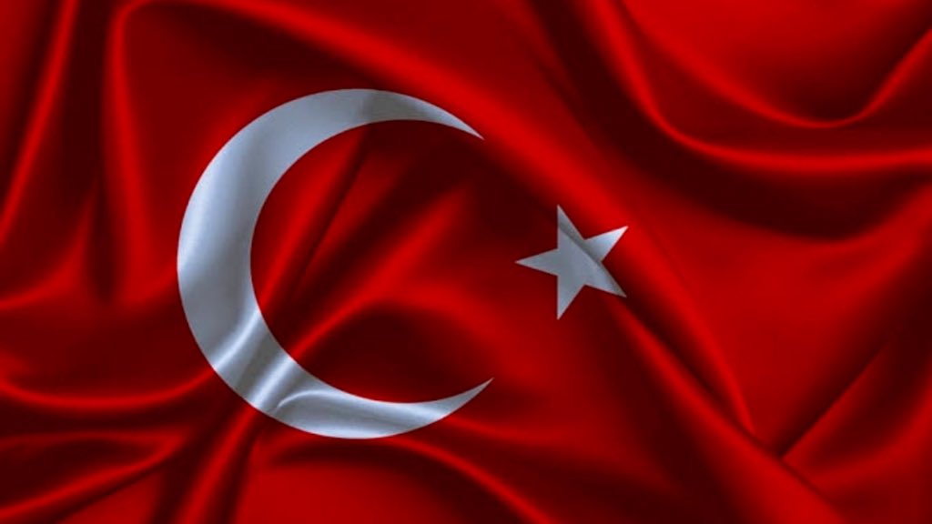 Cetvelleri yanlış olanların bütün ölçümleri yanlıştır. Suriye'yin artık Rusya'nın bir eyaleti olduğu gerçeğini göremiyorsanız atacağınız her adımın sonu çözümsüzlüktür. Allah devletimizi, milletimizi korusun. Şehitlerimize Allah'tan rahmet, yaralılarımıza acil şifalar diliyorum.