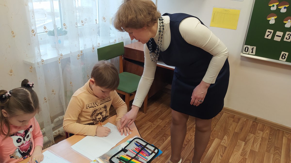 В ДДТ прошло открытое занятие для дошкольников в объединении "Почемучка" на тему "Решение простых задач" (педагог Кузнецова И.Ю.)