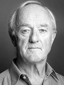 Thinking of Dermot Morgan who sadly passed away 22 years ago today and Frank Kelly who sadly passed away 4 years ago today. ❤️
